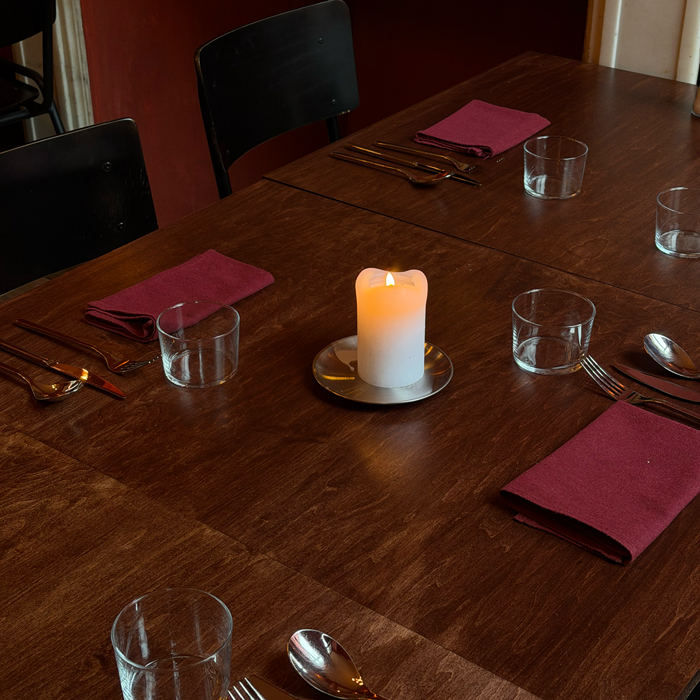 Interieur A Rouge Affair, dieprode muren